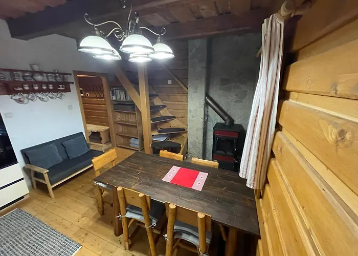 Za Potokom Nyaraló *